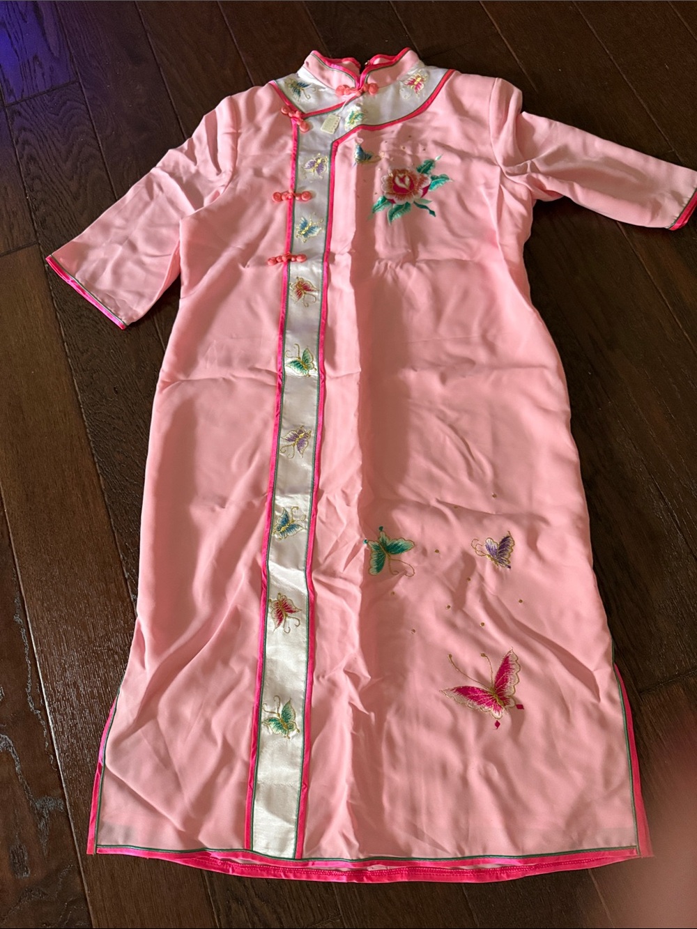 Vintage Pink Embroidered Mandarin-Style dress